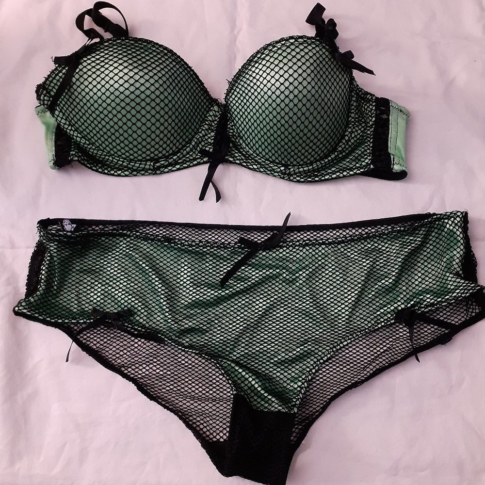 Tripp Fishnet Lingerie Set - Green - Size M, 34B